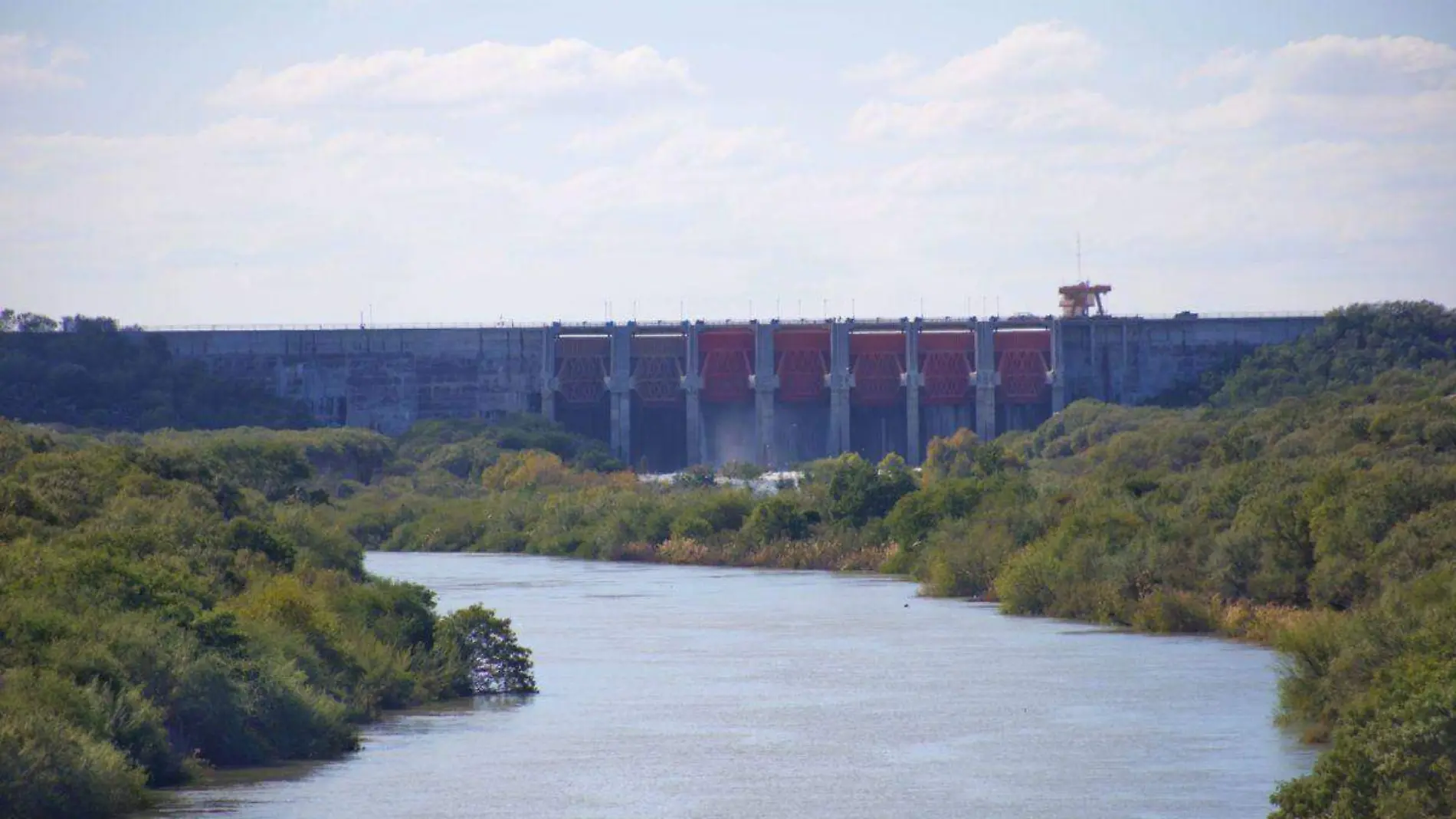 Gobierno de NL descarta cortes al suministro de agua pese a descenso en nivel de presas